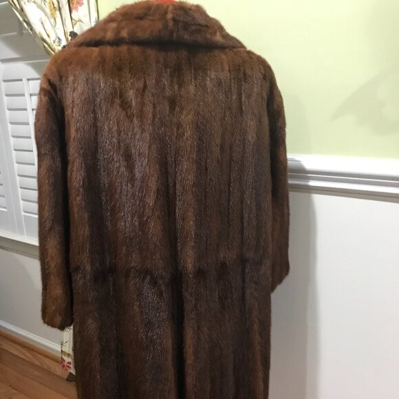 Vintage Burger Philipps mink fur coat (size M, preowned) - Picture 5 of 10
